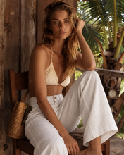 Cargar imagen en el visor de la galería, Pantalón de lino con botón blanco 100% lino wide leg Fran del Solar
