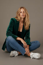 Cargar imagen en el visor de la galería, Blazer Terciopelo Verde Esmeralda
