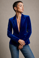 Cargar imagen en el visor de la galería, Blazer Terciopelo Azul Rey
