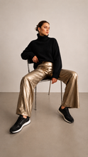 Cargar imagen en el visor de la galería, Pantalón Cuerina Dorado
