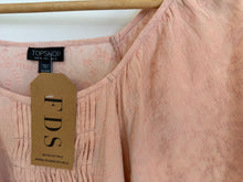 Cargar imagen en el visor de la galería, BLUSA PALO DE ROSA MARCA TOPSHOP ♻️
