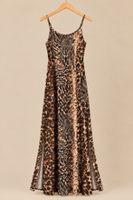 Cargar imagen en el visor de la galería, Vestido Largo Tiritas Gasa Animal Print
