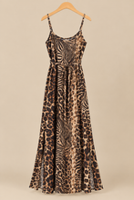 Cargar imagen en el visor de la galería, Vestido Largo Tiritas Gasa Animal Print
