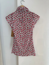 Cargar imagen en el visor de la galería, Blusa Gasa Estampada Cuello Alto
