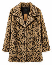 Cargar imagen en el visor de la galería, Abrigo Animal Print Leopardo 3/4 ♻️
