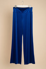Cargar imagen en el visor de la galería, Pantalon Terciopelo Azul Rey
