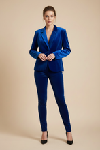 Cargar imagen en el visor de la galería, Blazer Terciopelo Azul Rey
