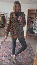 Cargar y reproducir el video en el visor de la galería, CHALECO ANIMAL PRINT
