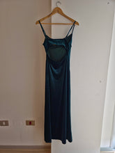 Cargar imagen en el visor de la galería, Vestido Terciopelo Verde Esmeralda
