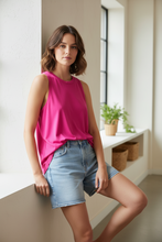 Cargar imagen en el visor de la galería, Polera Algodon sin manga
