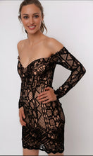 Cargar imagen en el visor de la galería, VESTIDO ENCAJE NEGRO
