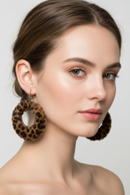 Cargar imagen en el visor de la galería, ARO ANIMAL PRINT CAFÉ
