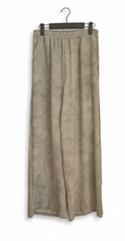Cargar imagen en el visor de la galería, PANTALON LINO ARENA JASPEADO

