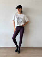 Cargar imagen en el visor de la galería, Legging Lycra Morada Opaca
