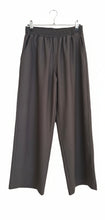 Cargar imagen en el visor de la galería, PANTALON LINO UVA
