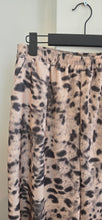Cargar imagen en el visor de la galería, Pantalon Lino Nude Estampado
