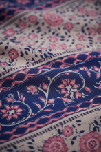 Cargar imagen en el visor de la galería, PAÑUELO ESTAMPADO AZUL ROSADO
